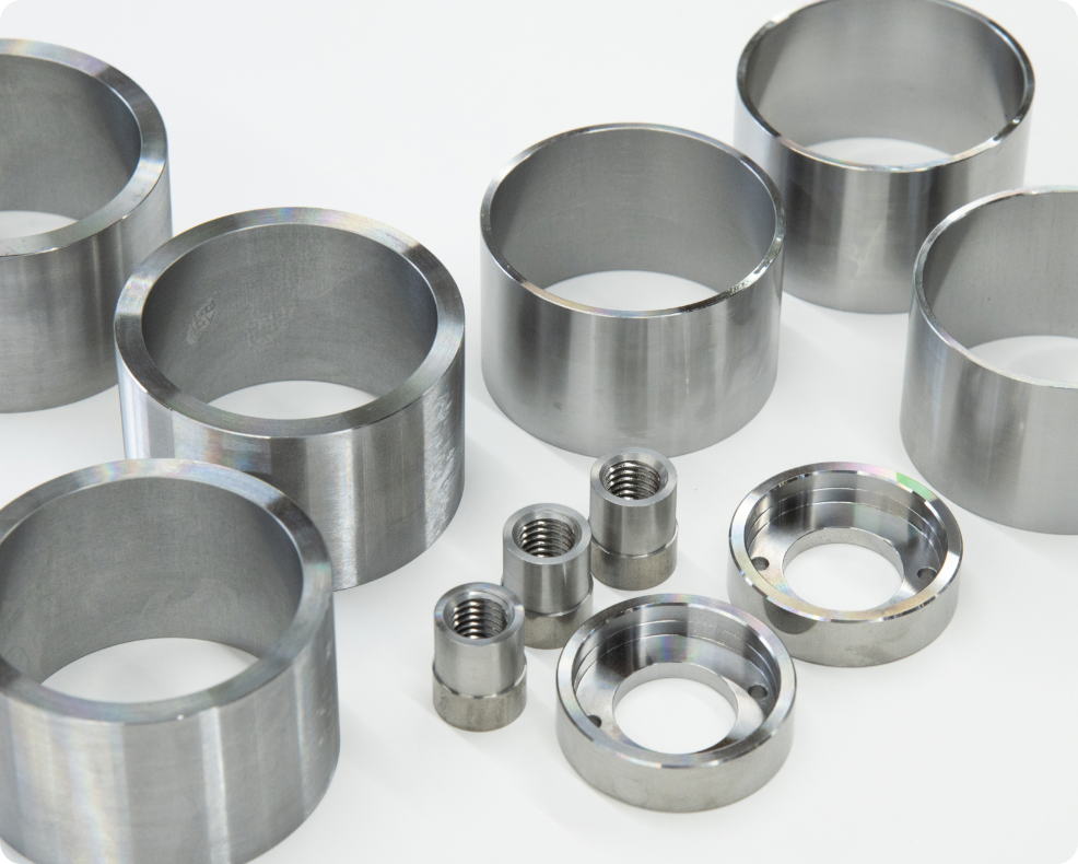 Φ42mm～100mmに対応可能。自社自動複合旋盤だけでは加工しきれない部品製作も、追加工で仕上げ。